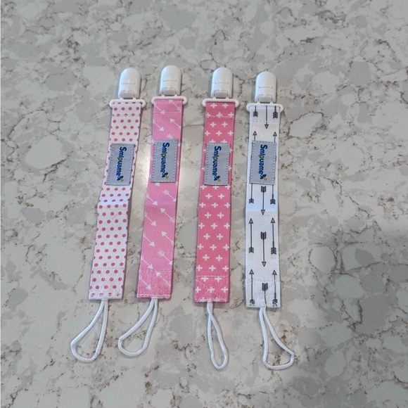 Pack of 8 Pacifier Clips - pink Purple Pacifier Clips Set - Picture 2 of 6